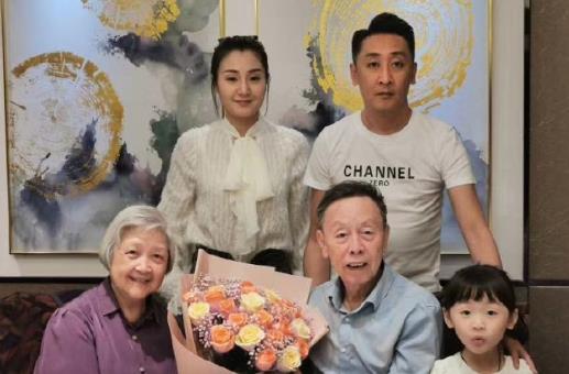 黄俊英妻子是谁 黄俊英个人资产有多少亿