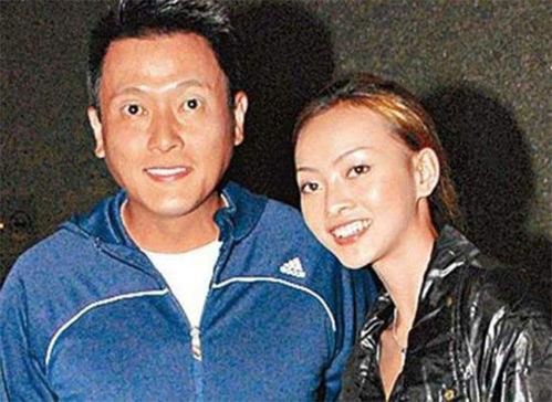 魏骏杰为啥喜欢张利华 魏骏杰年轻时好帅