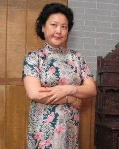 黄伟香老公照片 黄伟香有几个仔女