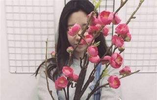 鲜花与女人唯美诗句 花与女人结合的意境