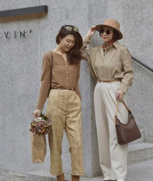 60岁的女人穿什么衣服显年轻(60岁以上的女性适合穿什么色系的衣服)
